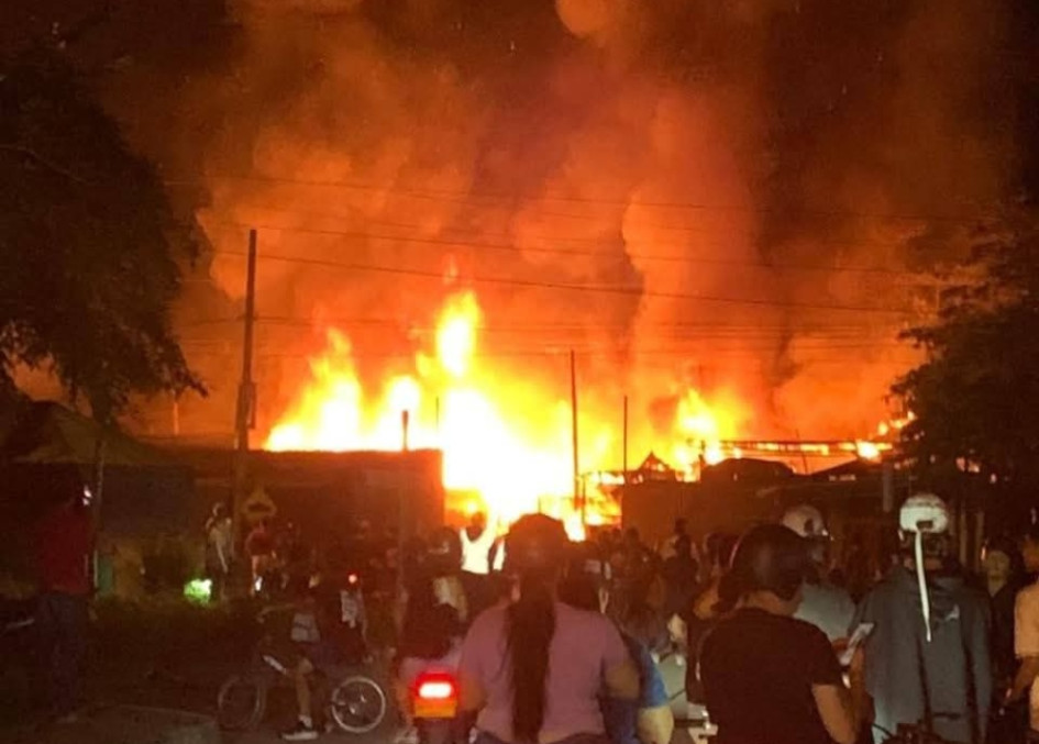 Incendio estructural en parqueadero de La Virginia (Risaralda) dejó millonarias perdidas materiales: carros, buses y otros vehículos afectados 