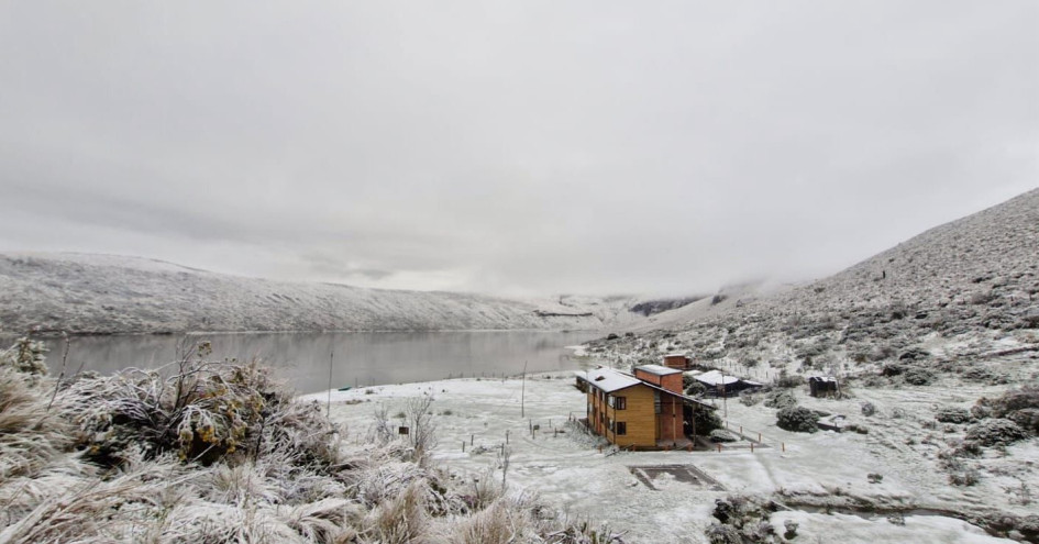 Laguna del Otún este sábado (9 de agosto) cubierta de blanco.