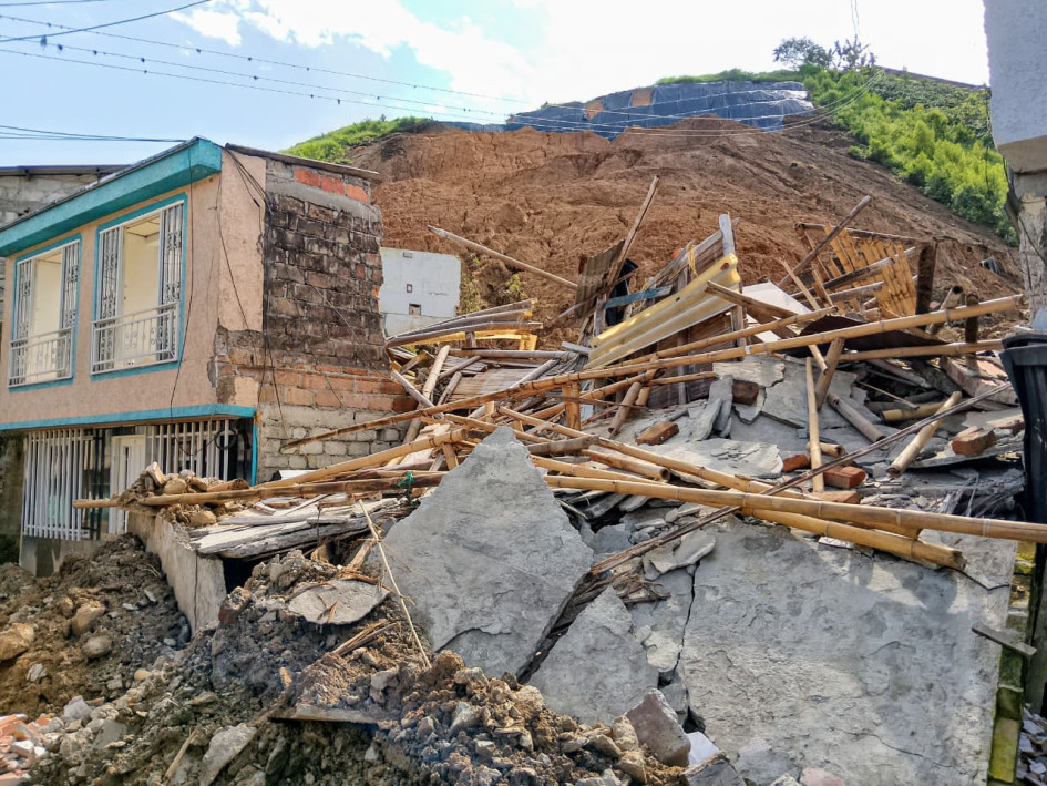 Las familias afectadas por un deslizamiento de tierra en el barrio Funvascar, de Chinchiná, denunciaron que, cuando llueve fuerte, el lodo y la tierra bajan desde la parte alta e inundan las viviendas.
