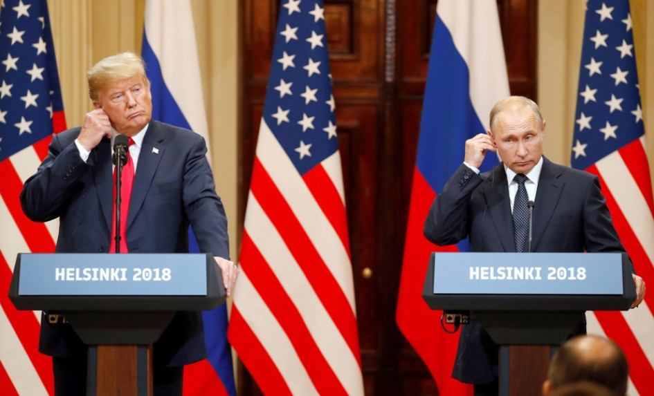 Estados Unidos, Donald Trump (i), y el presidente de Rusia, Vladimir Putin,