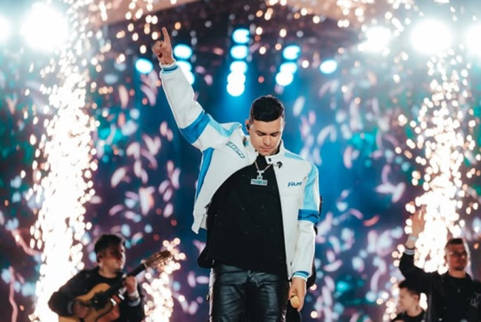 Yeison Jiménez durante su concierto en Bogotá