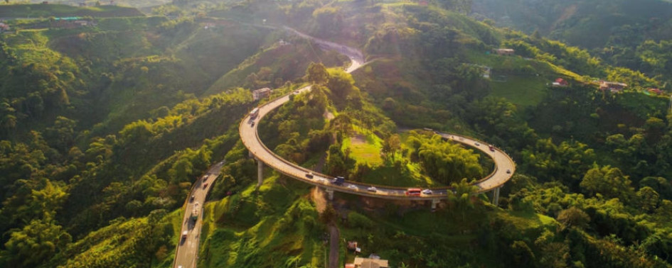 En la foto, el puente Helicoidal de Autopistas del Café, en la vía Manizales-Pereira.
