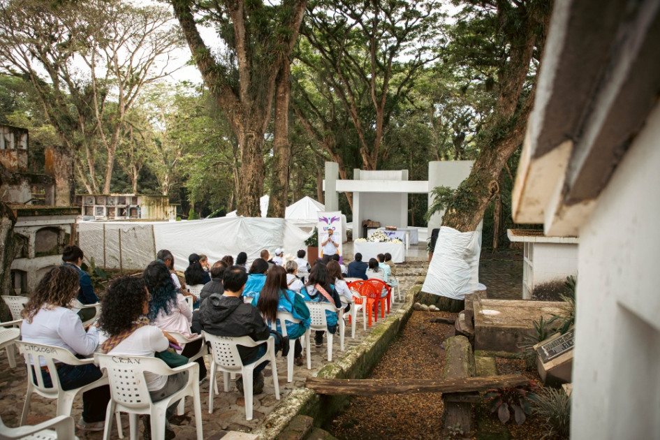 "Los 13 comparecientes fueron imputados como máximos responsables en el Subcaso Huila del Caso 03 que investiga asesinatos y desapariciones forzadas presentadas como bajas en combate por agentes del Estado", indicó la JEP.
