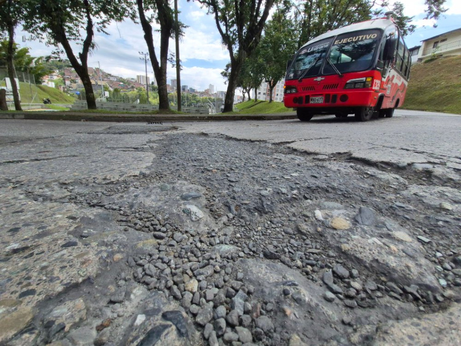 Este es en la vía antigua a Villamaría hacia Los Cámbulos, a un lado de las canchas de Malabar.