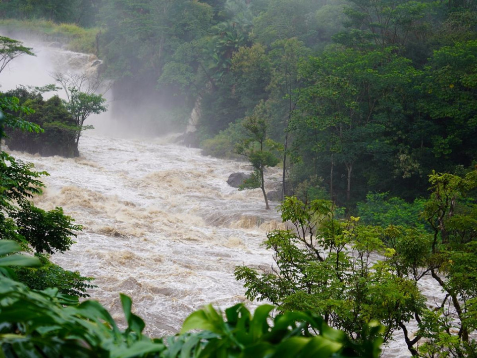 Se desplazaban cinco personas -tres mujeres, un menor de edad y el conductor, entre el municipio de Palmar y el de Galán. 