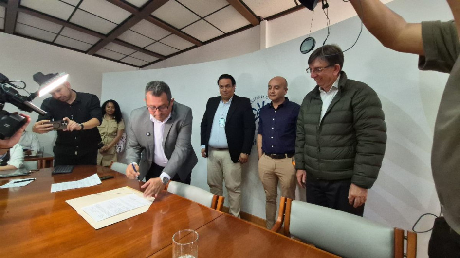 Se firmó el acta de inicio para construir el edificio de Facultad de Inteligencia Artificial e Ingenierías de la Universidad de Caldas.