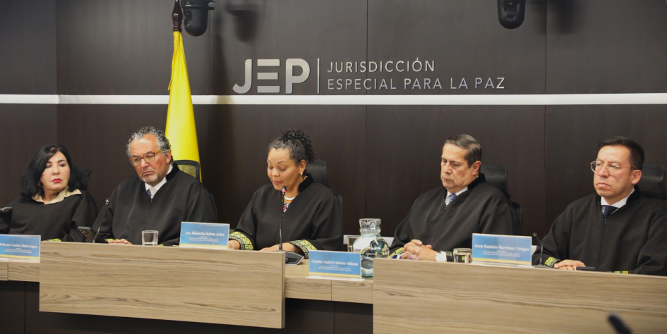 12 exmilitares fueron condenados por la JEP como máximos responsables de 135 asesinatos cometidos en el norte del país entre 2002 y 2005, en el marco del conflicto armado.