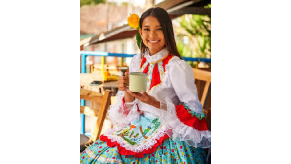 Laura Sofía Orozco Ávila, de Caicedonia, Valle del Cauca, entregará la corona en este 2025. Este certamen es realizado por iniciativa de  municipios y departamentos, independiente de la Federacafé.