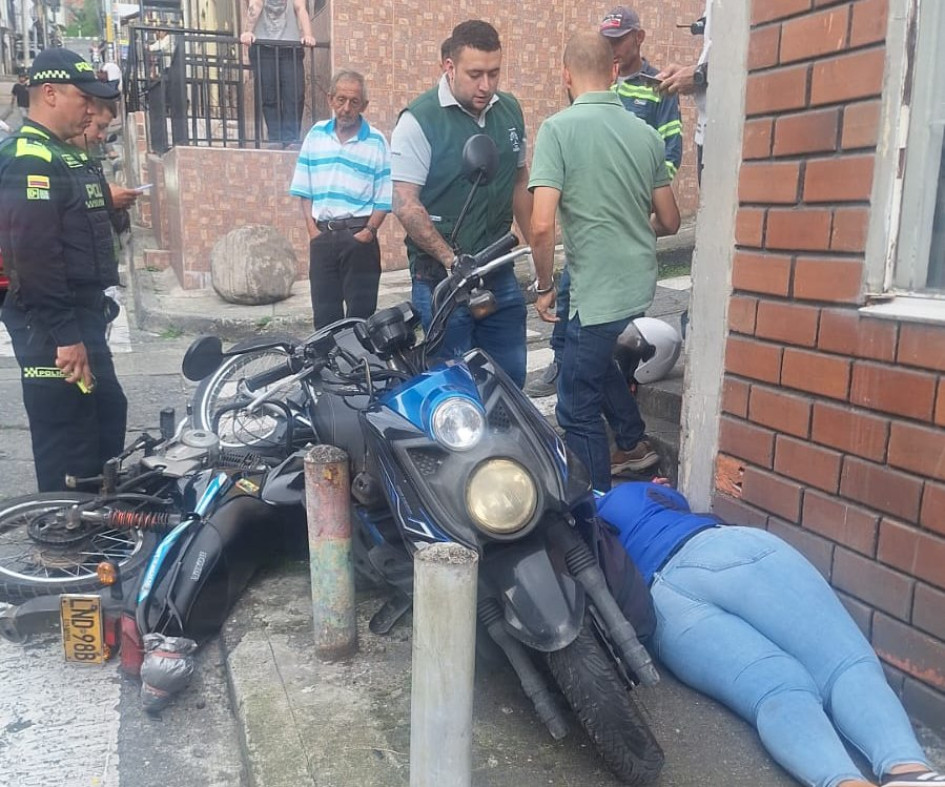 En la foto, el choque de las motos ocurrido en la tarde de este martes (16 de septiembre) en Manizales.