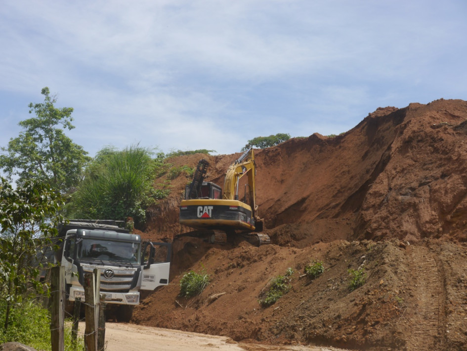 Hundida en las demoras: la construcción de la vía a Aerocafé intenta de sobrevivir a 11 meses de retrasos. El Consorcio Infrarover explica a qué se debe la demora. El 9 de julio de este 2025 se venció una prórroga y la nueva promesa es julio del 2026. Así se vería la obra.