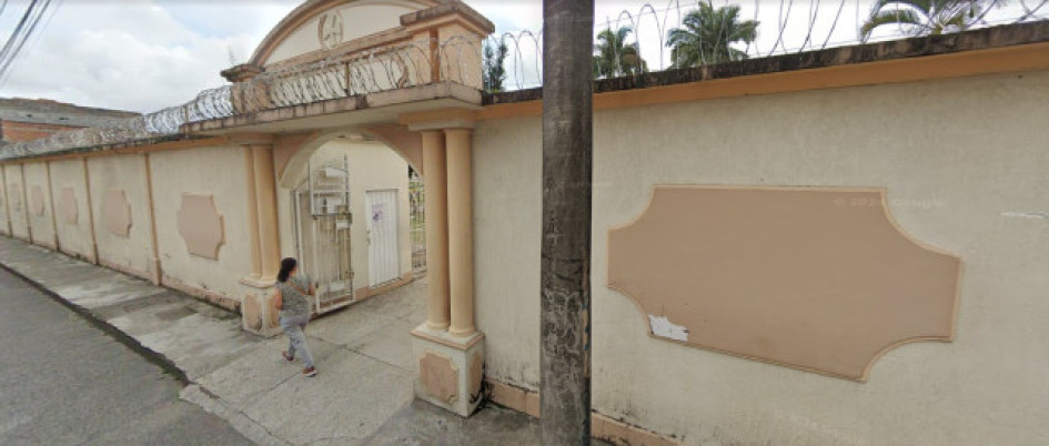 Un abuso fue en el cementerio.