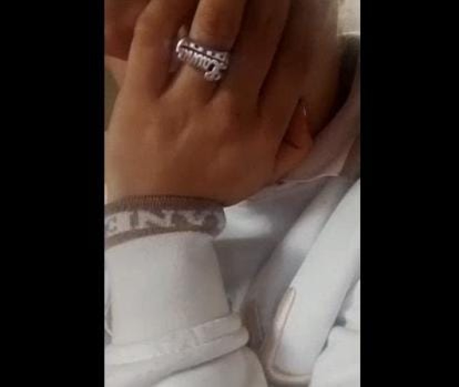 La mujer, en la audiencia.