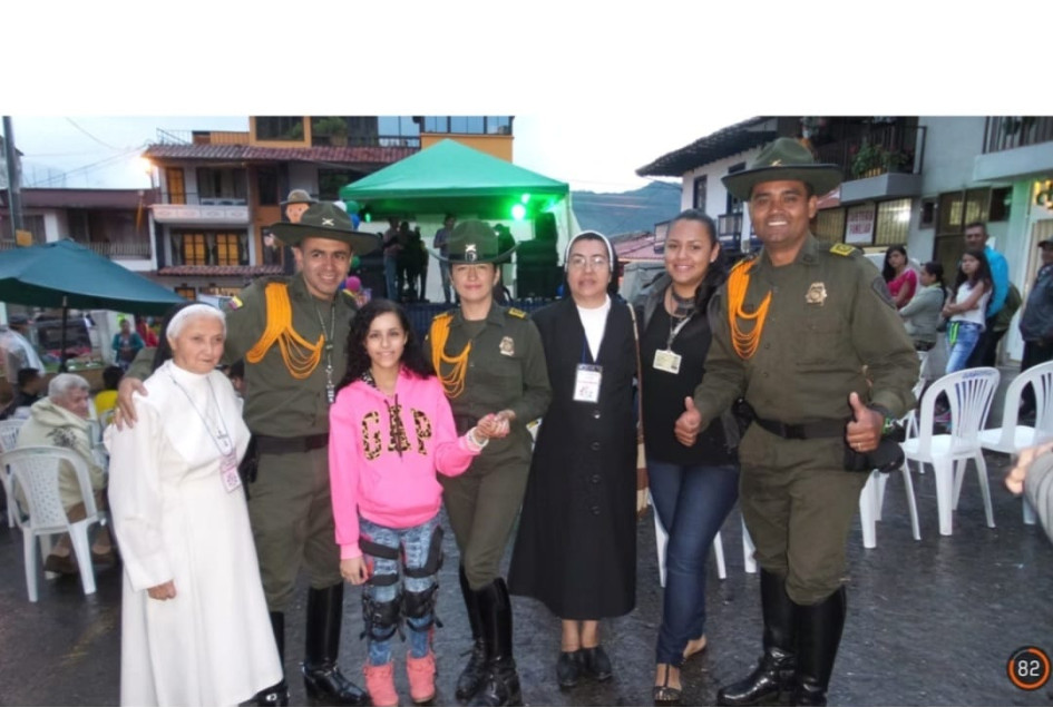 Ella es Laurita, la niña en condición de discapacidad, que inspiró esta obra.
