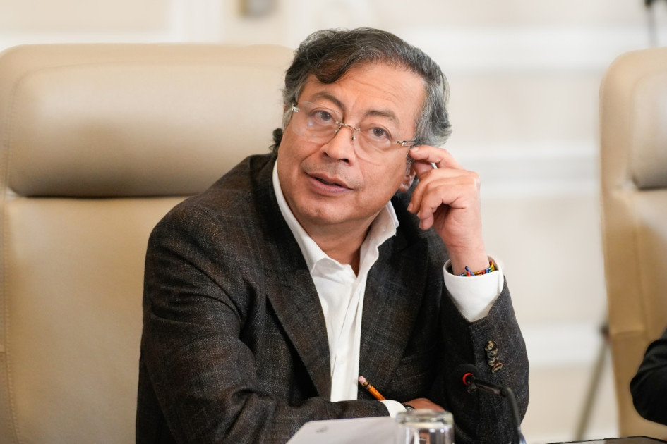 El presidente Gustavo Petro dio la orden a la Policía de dejar de comprar pistolas Glock, a pesar de que esa arma es de fabricación austriaca.