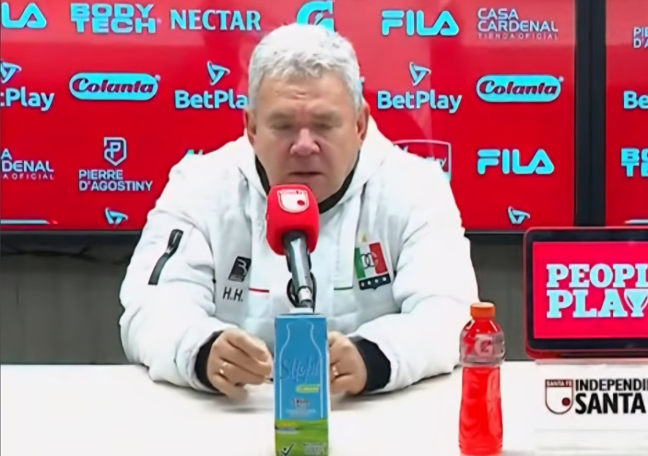 El técnico del Once Caldas, Hernán Darío Herrera, habló en rueda de prensa después de la victoria ante Santa Fe. Pidió respeto por Dayro Moreno y valoró el trabajo del equipo.
