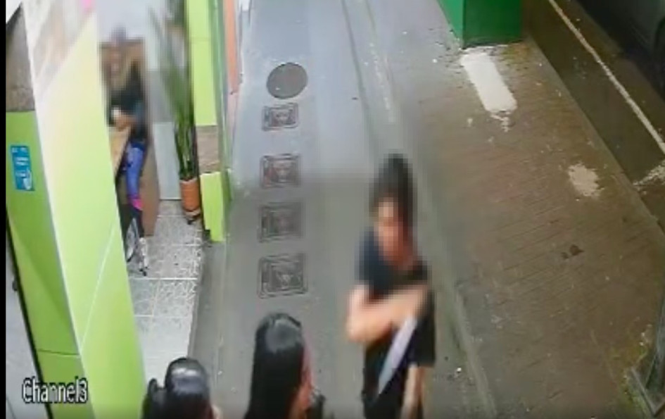 Un hombre amenazó con un cuchillo a dos mujeres que caminaban por el centro de Pereira 
