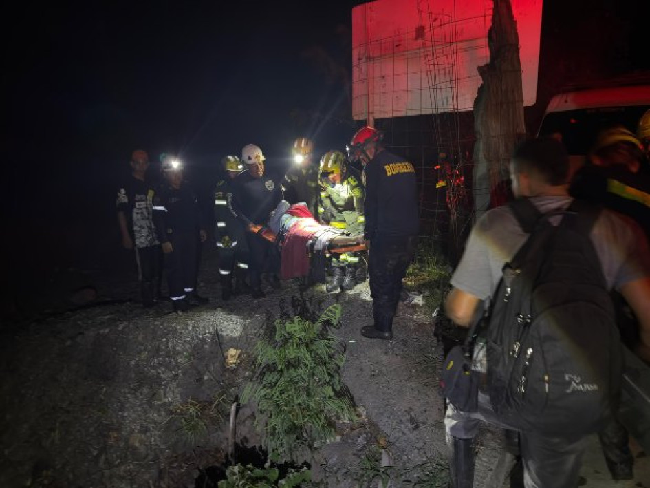 Fotos | Cortesía | LA PATRIA  Rescate de la joven.