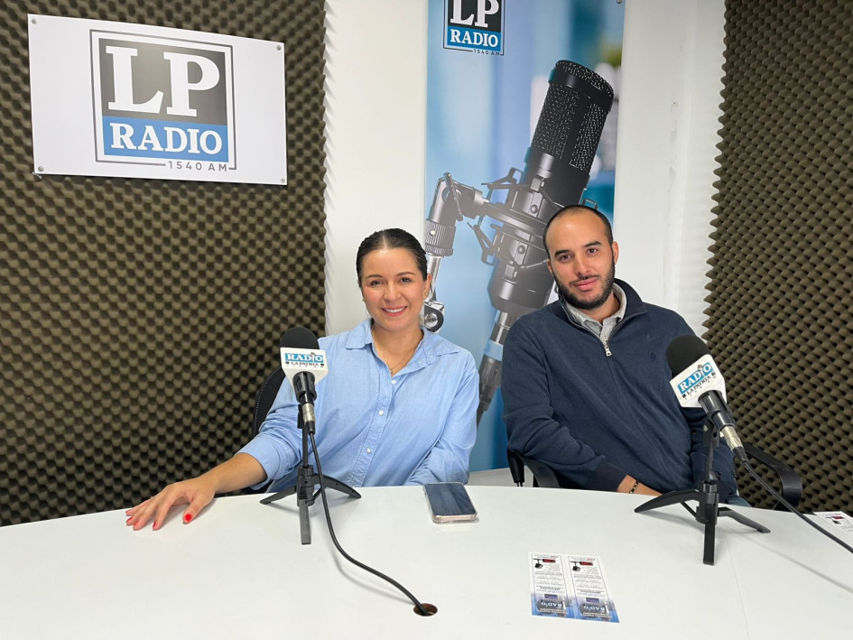  Melissa Cardona y Daniel Cardona, los fundadores de la empresa Globbus de Manizales. 