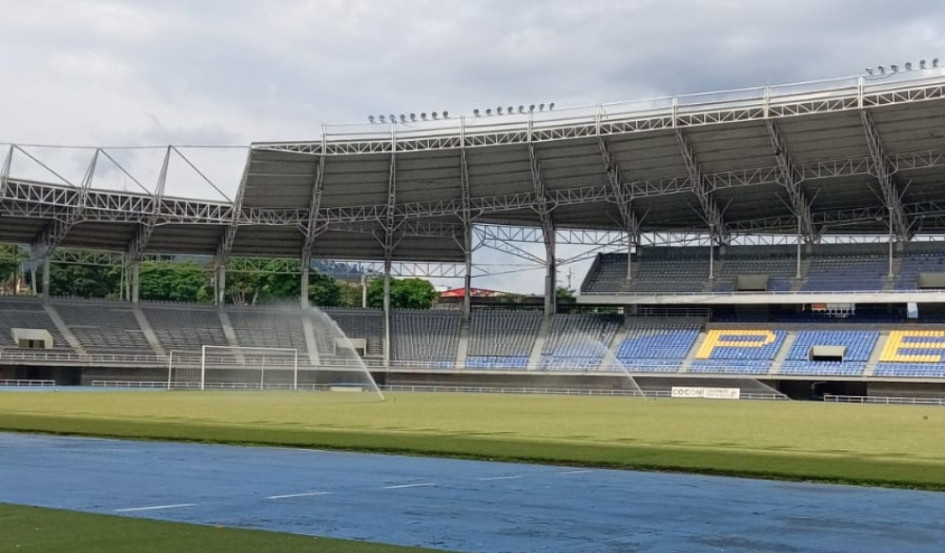 Las obras en el Hernán Ramírez Villegas no han empezado. Mientras tanto siguen haciendo mantenimiento al estadio