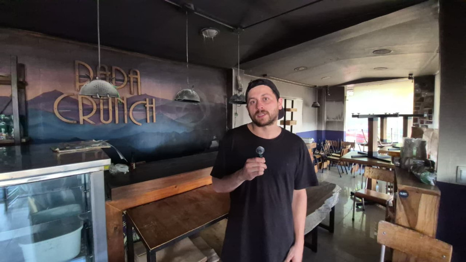 Papa Crunch cumplió 11 años de historia en Manizales. El diseñador industrial Felipe López pide ayuda a la comunidad para mantenerse luego de un incendio.