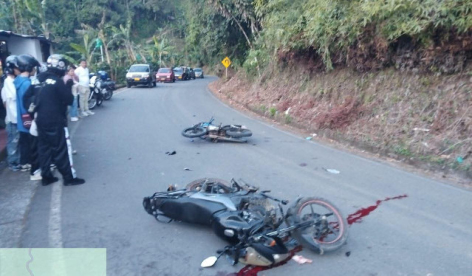 Un trágico accidente de tránsito registrado en la tarde de este domingo en la vía que comunica a Risaralda con San José, en la vereda La Miranda.