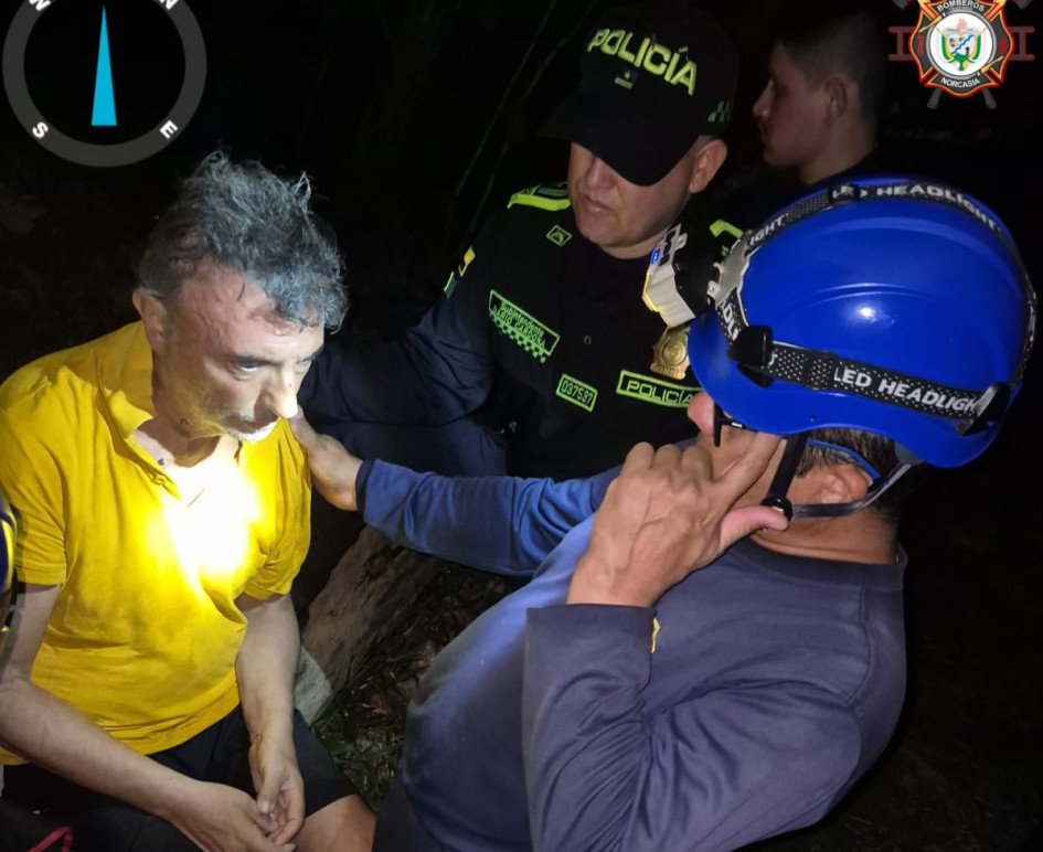 Al ciudadano lo transportaron al hospital y sigue sin conocerse su identidad.