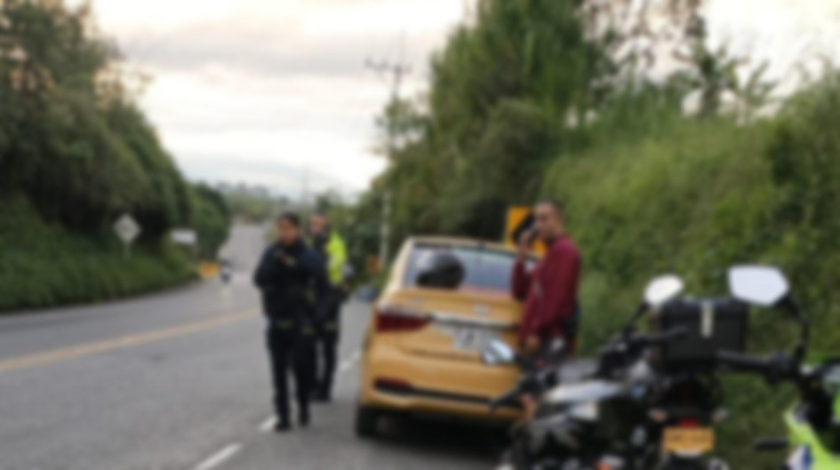 En la mañana del lunes (22 de septiembre) encontraron a un conductor de taxi sin vida, al interior del vehículo, en la vía Condina de Pereira. 