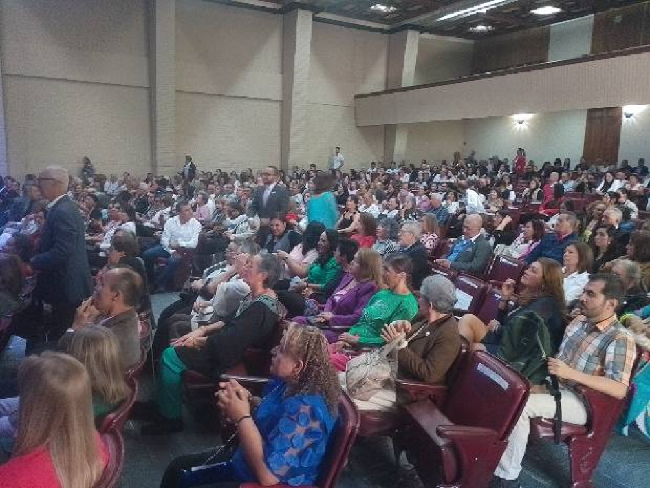 La Universidad Intergeneracional surgió con el objetivo de ofrecer formación a personas de diversas edades en Caldas.