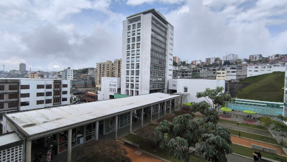 Foto I Cortesía U. de Manizales I LA PATRIA  Mil 700 millones de pesos invertirá la Universidad de Manizales para contar con energía solar en el 80 por ciento del consumo en energía eléctrica. Unos paneles será ubicados en el techo de acceso a los validadores de la Universidad.