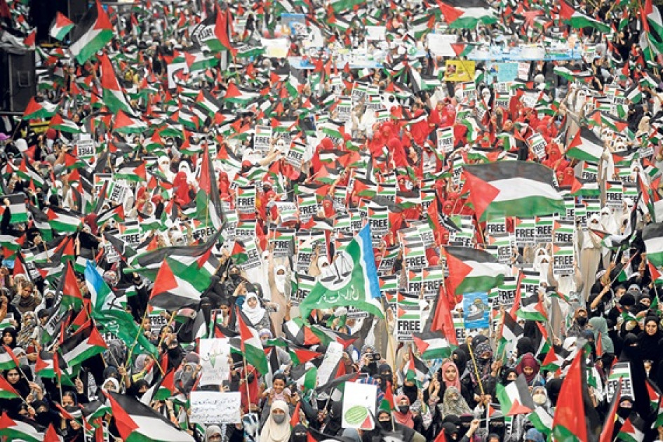 En el mundo continúan las muestra de solidaridad con Palestina. Esta manifestación corresponde a Krarachi en Pakistán.