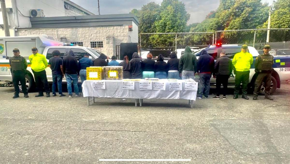 Se capturaron a 13 personas y se incautó material tecnológico clave para las operaciones ilícitas.