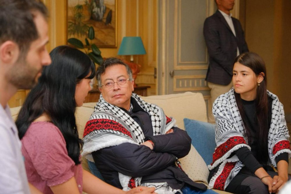 Las colombiana repatriadas con el presidente Gustavo Petro. 