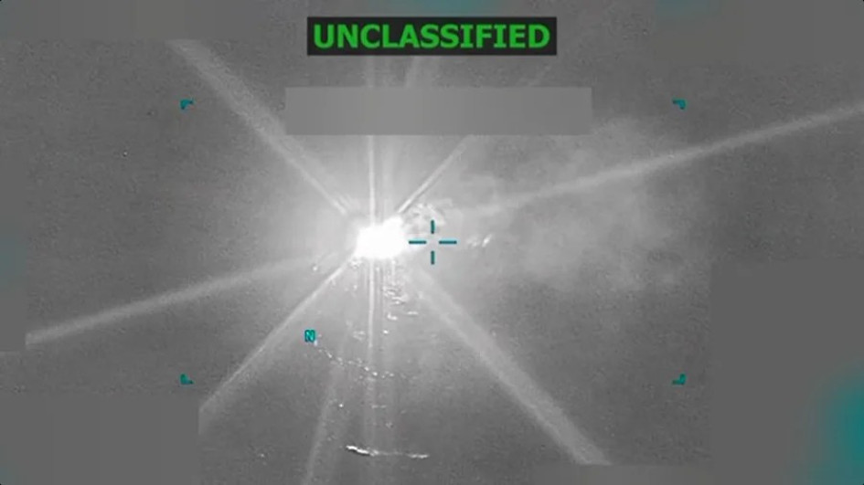 Captura de pantalla de un video publicado en la cuenta oficial de la red social X @SecWar del secretario de Guerra de Estados Unidos, Pete Hegseth. 