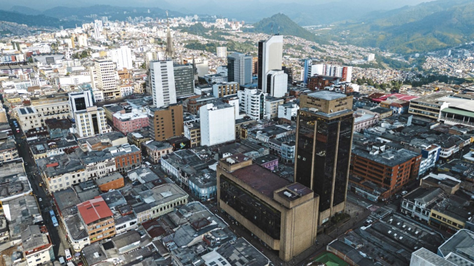 Manizales resplandece: una ciudad que recupera su grandeza. Más que cifras: un renacer que despierta orgullo y confianza.