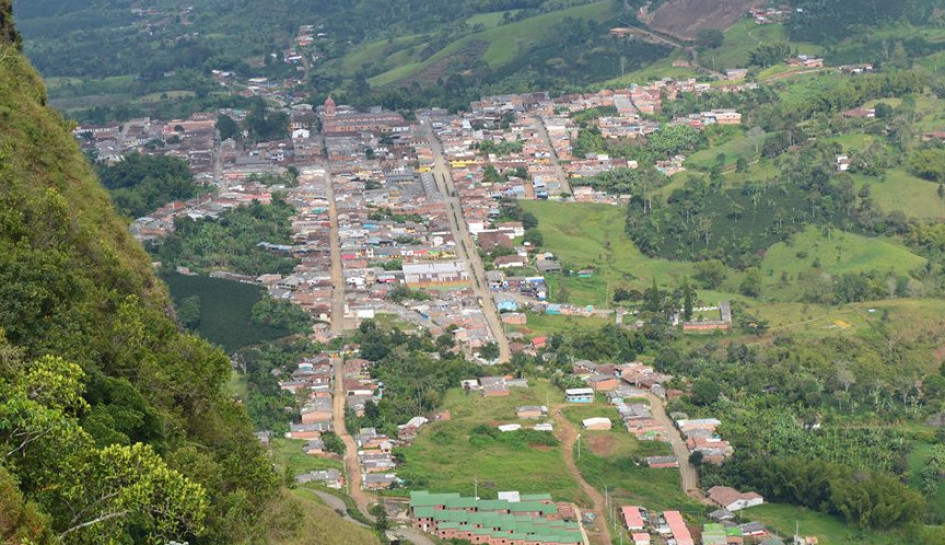 Los atacantes abordaron a sus víctimas en el Parque Principal y les ocasionaron heridas de consideración con armas de fuego.