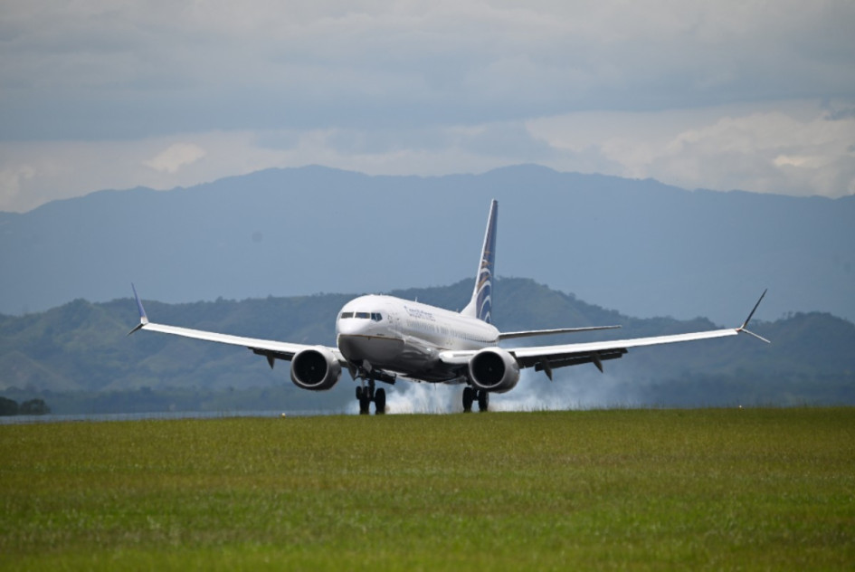 avion-737-max-8-aeropuerto-matecana