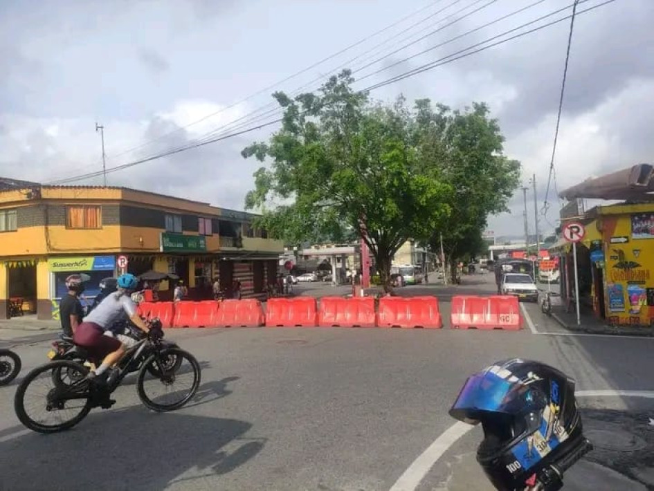 Si transita por el sector de Guadalajara, en la entrada al Centro de Chinchiná, Caldas, tenga en cuenta que hay cambio en el sentido vial y que esta semana comenzaron las obras de remoción de pavimento.