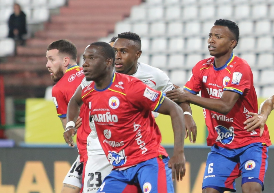 Deportivo pasto, que recientemente jugó en Manizales por Copa BetPlay, está entre los cinco clubes sancionados por la SIC por elaborar un sistema que desincentivó la transferencia de jugadores.