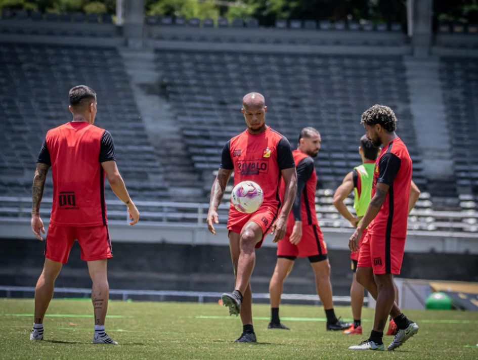 De acuerdo al reporte médico del equipo Marco Pérez y Yuber Quiñones tienen lesiones 
