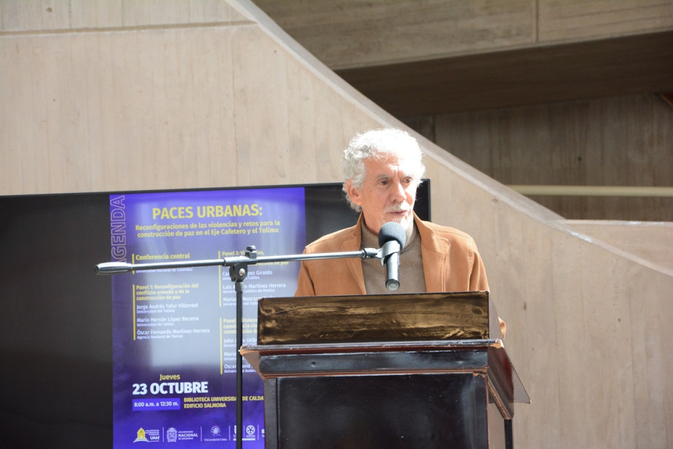 Carlos Mario Perea sostiene que las autoridades y la sociedad deben apropiarse más de la violencia que azota las áreas urbanas.