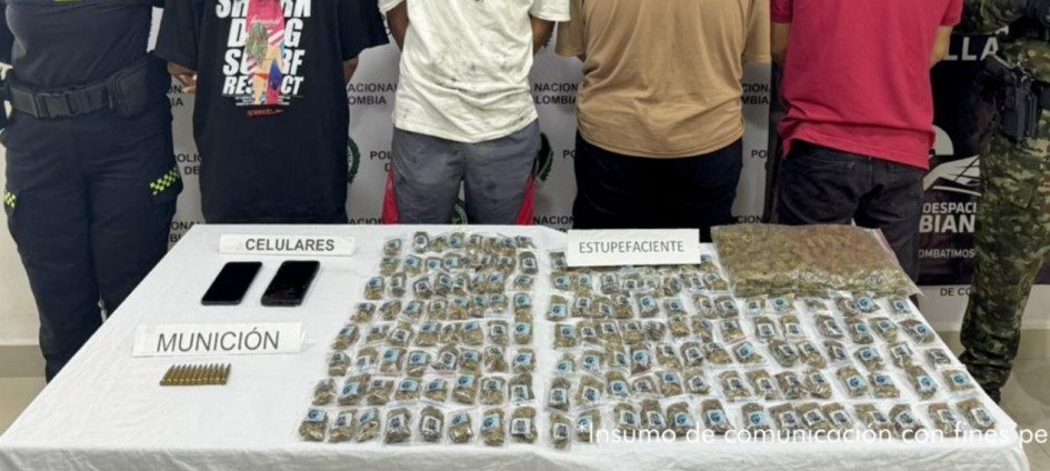 En los allanamientos capturaron a cuatro personas, señaladas de almacenar droga.