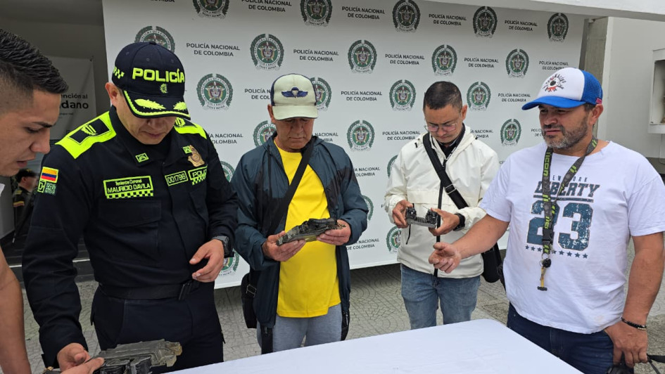 Propietarios afectados por los hurtos recibieron los dispositivos de manos de la Policía.