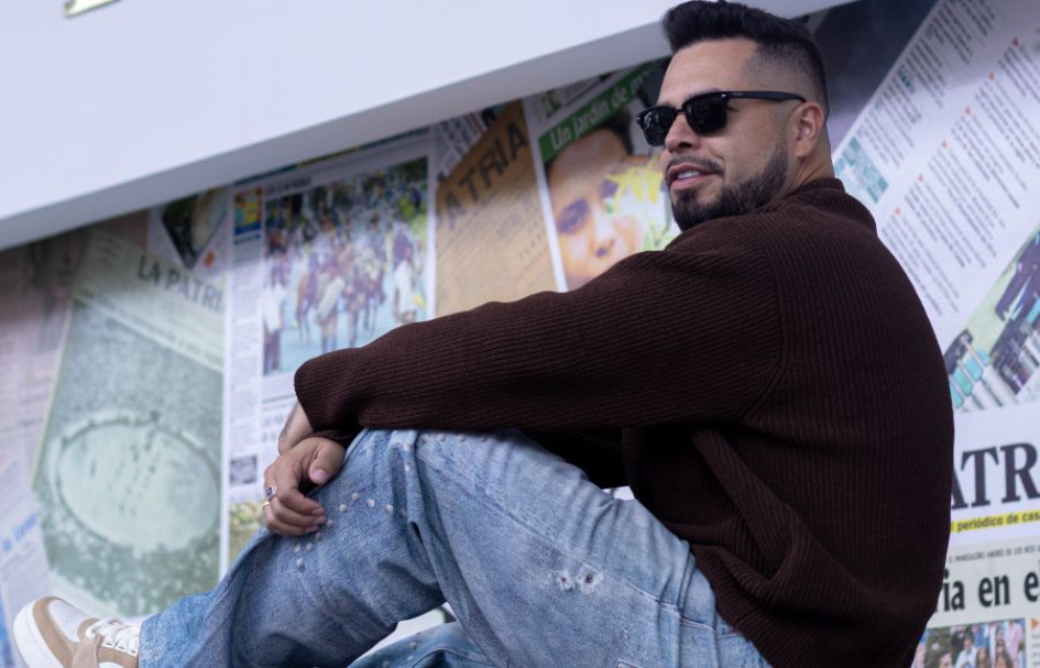 Julián López, intérprete de música popular. 