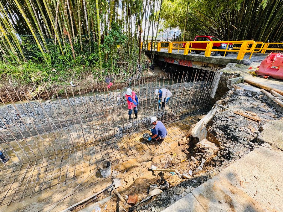 El secretario de Obras Públicas e Infraestructura indica que la obra se construirá porque el 26 de septiembre las lluvias destruyeron la estructura anterior 
