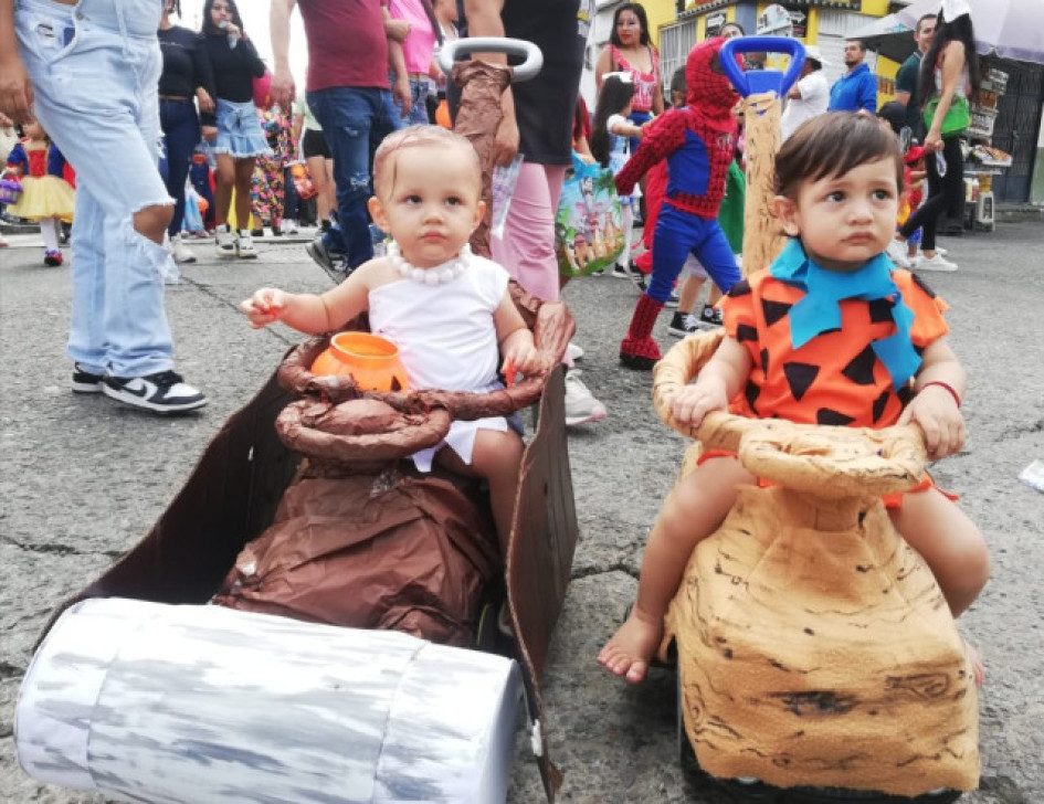 Asegúrese de que los niños no reciban dulces o alimentos de personas desconocidas.