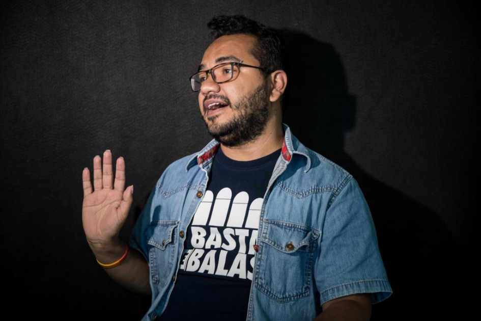 Foto | EFE | LA PATRIA Fotografía de archivo, tomada en marzo del 2022, de Yendri Velásquez, coordinador de la ONG Somos y activista LGBTIQ+.