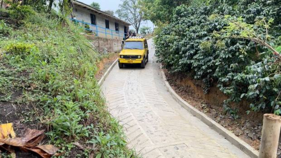 Fotos I Cortesía Sena I LA PATRIA  Un grupo, en su mayoría mujeres, construyeron placa huella como parte de su proceso formativo en Caldas.
