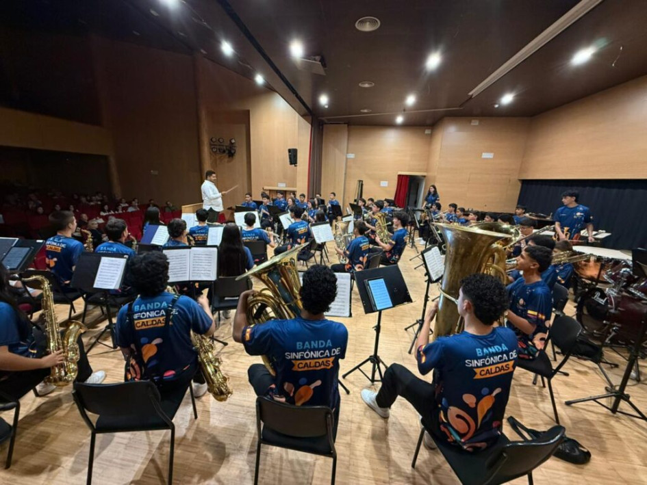 La Banda Sinfónica Juvenil de Caldas “Hernán Bedoya Serna” en España.