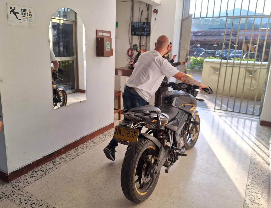 Foto| LA PATRIA  La moto recuperada.