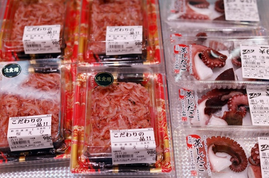 China suspendió ayer las importaciones de mariscos japoneses asegurando que "no hay mercado" en el gigante asiático para esos productos.